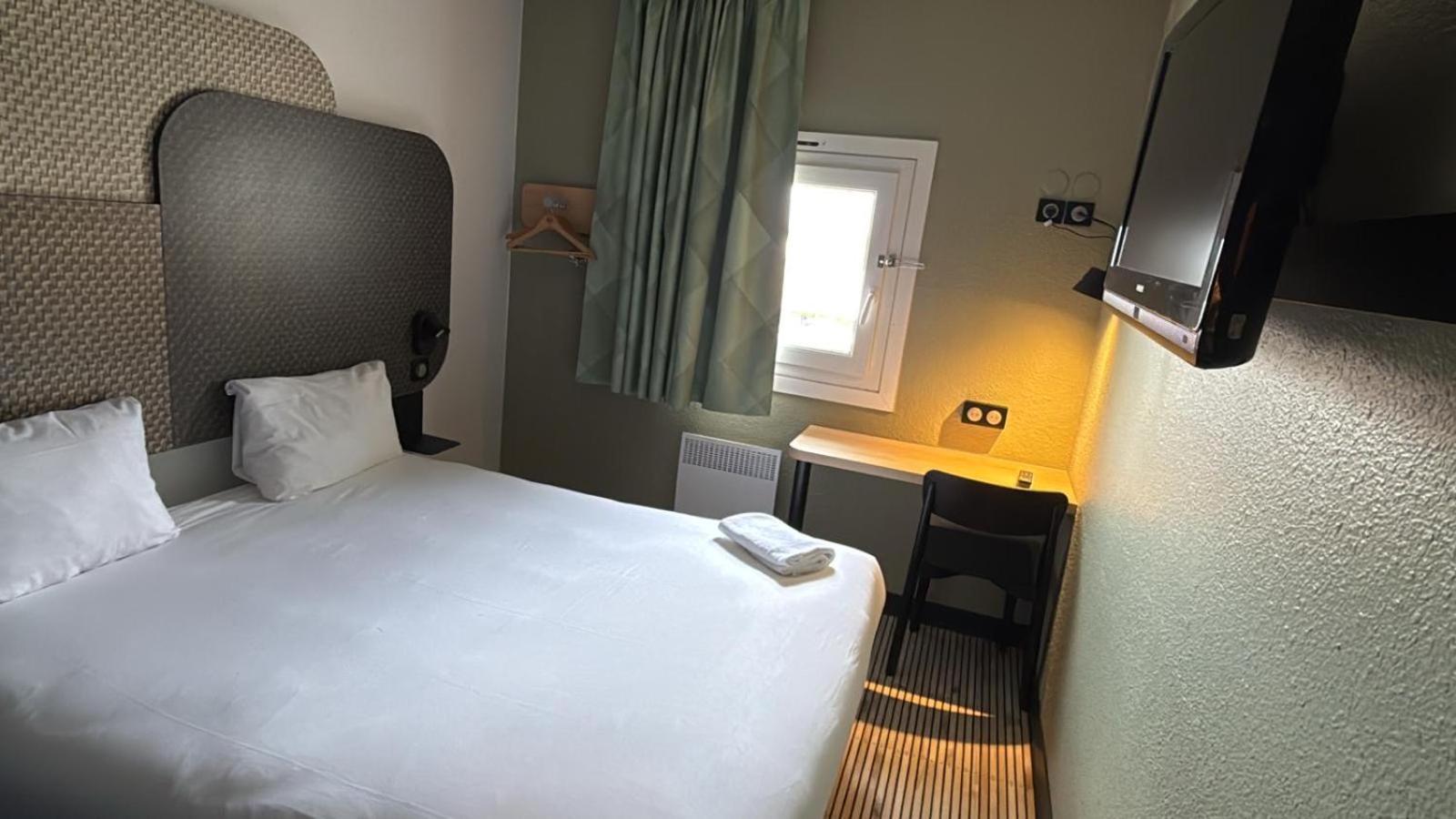 B&B Hotel Cergy Пьерле Экстерьер фото